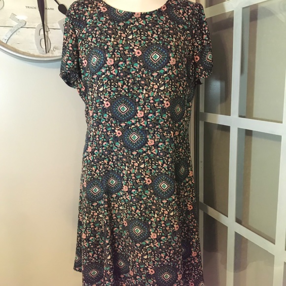 J. Crew scoop neck  floral flutter dress - Picture 3 of 16